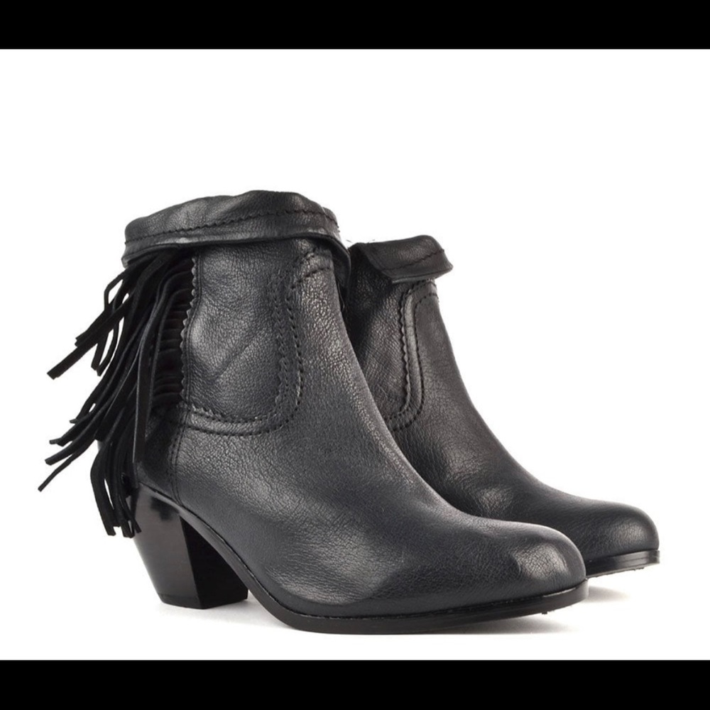 SAM EDELMAN
Louie Black Leather Fringe Ankle Boot